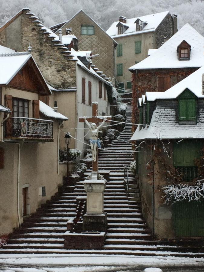 Les Deux Rives Bed & Breakfast Cierp Екстериор снимка